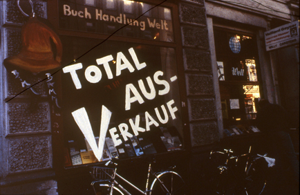 Kunst, Selbstorganisation, Wandmalerei, Mural, Literatur, Lesung, Vertrieb