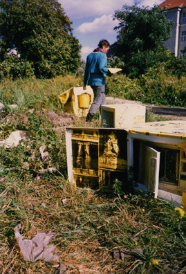 Hilka Nordhausen, Installation, Berlin Tiergarten, NGBK, Geschichtsdeponie